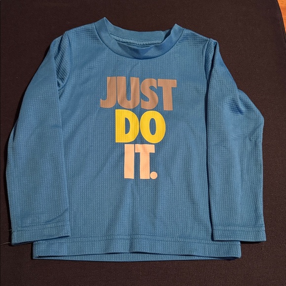 Boys’ Nike Long Sleeve Shirt Size 2T - Picture 1 of 1